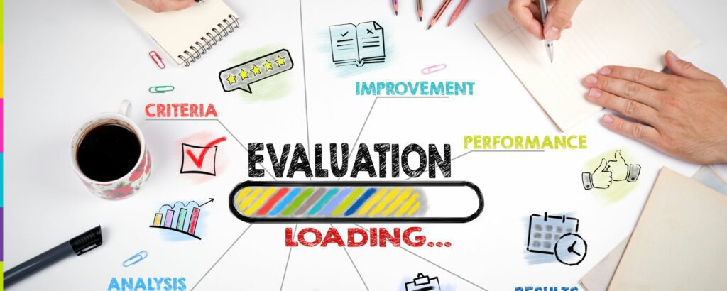 Breve historia del por qué evaluamos en la escuela y algunas idea del cómo deberíamos evaluar en la era de la IA.